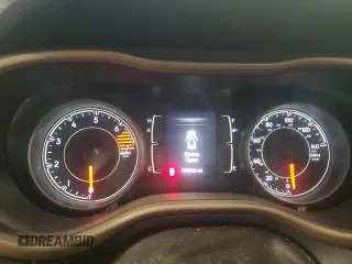 2018 Jeep Cherokee Latitude z VIN 1C4PJMCB3JD534507, wystawiony jako Copart lot #60502365 z przebiegiem 133 642 mil mil oraz Szkoda całkowita • Salvage title. Historia ofert i sprzedaży dostępna na DreamBid. Obrazek 9.