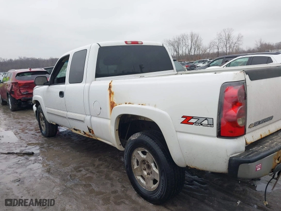 2006 Chevrolet Silverado 1500 LT2 with VIN 2GCEK19B161147287, listed as a IAAI auction lot 41508773 with 202,155 mi miles. Bid and sale history available at carsss.com. Image 14.