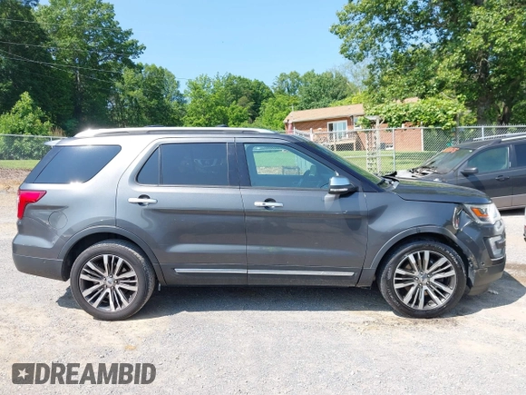 2017 Ford Explorer Platinum z VIN 1FM5K8HT0HGB85923, wystawiony jako IAAI lot #42399738 z przebiegiem 107 592 mil mil oraz . Historia ofert i sprzedaży dostępna na DreamBid. Obrazek 12.