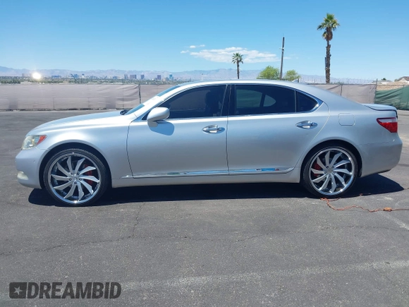 2007 Lexus LS 460 L z VIN JTHGL46F075011052, wystawiony jako IAAI lot #42284236 z przebiegiem 173 850 mil mil oraz . Historia ofert i sprzedaży dostępna na DreamBid. Obrazek 14.
