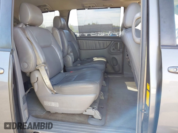 2005 Toyota Sienna XLE with VIN 5TDBA22C05S052824, listed as a IAAI auction lot 42158121 with 189,330 mi miles. Bid and sale history available at carsss.com. Image 8.