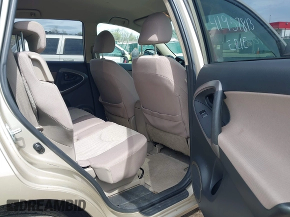 2006 Toyota RAV4 with VIN JTMZK33V365000984, listed as a IAAI auction lot 41957813 with 121,527 mi miles. Bid and sale history available at carsss.com. Image 8.
