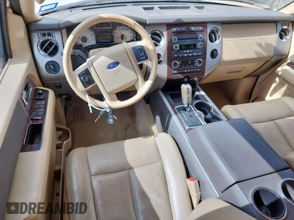 2014 Ford Expedition XLT with VIN 1FMJU1H52EEF45864, listed as a Copart auction lot 61822085 with 131,299 mi miles and Clean title. Bid and sale history available at DreamBid. Image 8.