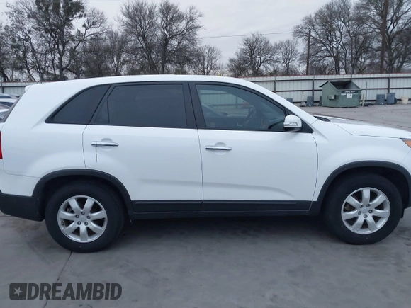 2011 Kia Sorento LX with VIN 5XYKT3A16BG130502, listed as a IAAI auction lot 41281912 with 112,761 mi miles. Bid and sale history available at carsss.com. Image 13.