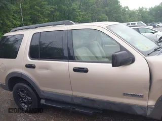 2006 Ford Explorer XLT z VIN 1FMEU73E96UA64187, wystawiony jako IAAI lot #42241828 z przebiegiem 157 792 mil mil oraz . Historia ofert i sprzedaży dostępna na DreamBid. Obrazek 13.