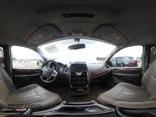 2016 Chrysler Town & Country Touring with VIN 2C4RC1BG8GR293872, listed as a IAAI auction lot 41948314 with 194,780 mi miles. Bid and sale history available at carsss.com. Image 18.