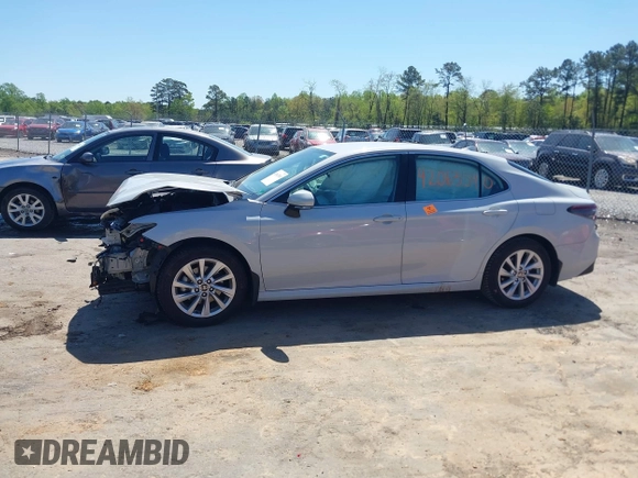 2023 Toyota Camry LE z VIN 4T1C11AK9PU142300, wystawiony jako IAAI lot #42063540 z przebiegiem 34 048 mil mil oraz . Historia ofert i sprzedaży dostępna na DreamBid. Obrazek 14.