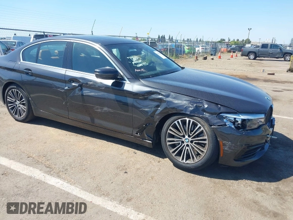 2019 BMW 5 Series 540i с VIN WBAJE5C5XKWW20300, выставлен на аукционе IAAI как лот 42139380 с пробегом 32 802 миль миль и . История ставок и продаж доступна на DreamBid. Изображение 6.