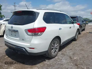 2015 Nissan Pathfinder S with VIN 5N1AR2MN2FC672785, listed as a IAAI auction lot 42535243 with 143,209 mi miles and . Bid and sale history available at DreamBid. Image 4.