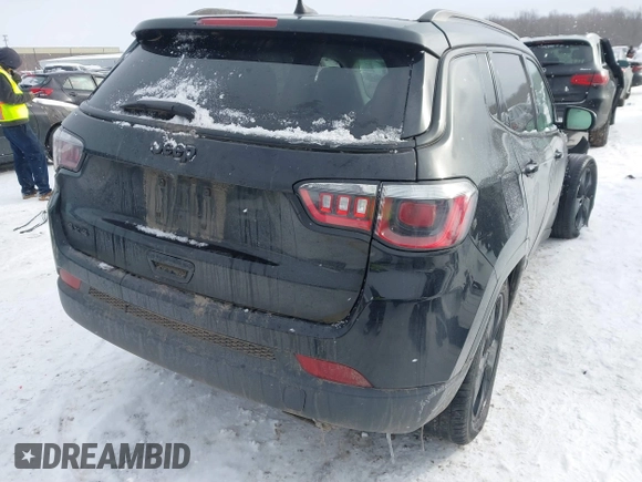 2020 Jeep Compass North with VIN 3C4NJDBB8LT168386, listed as a IAAI auction lot 41621280 with 90,023 mi miles and . Bid and sale history available at DreamBid. Image 4.