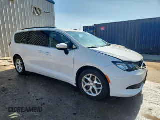 2018 Chrysler Pacifica Touring with VIN 2C4RC1DG0JR168076, listed as a Copart auction lot 62924895 with 125,767 mi miles and Clean title. Bid and sale history available at DreamBid. Image 4.