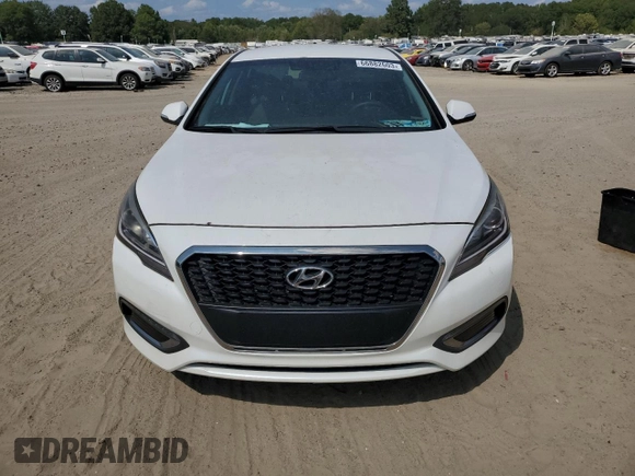 2016 Hyundai Sonata Hybrid SE with VIN KMHE24L17GA020547, listed as a Copart auction lot 66882603 with 82,070 mi miles. Bid and sale history available at carsss.com. Image 5.