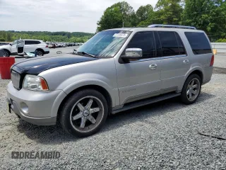 2003 Lincoln Navigator Ultimate z VIN 5LMFU27R63LJ37471, wystawiony jako Copart lot #57496675 z przebiegiem 259 673 mil mil oraz Szkoda całkowita • Salvage title. Historia ofert i sprzedaży dostępna na DreamBid. Obrazek 1.