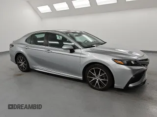 2022 Toyota Camry SE with VIN 4T1G11AK1NU670511, listed as a Copart auction lot 52487225 with 57,583 mi miles and Clean Title. Bid and sale history available at DreamBid. Image 4.