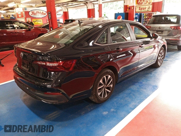 2024 Volkswagen Jetta S z VIN 3VW5M7BU1RM076143, wystawiony jako IAAI lot #42786512 z przebiegiem 30 201 mil mil oraz . Historia ofert i sprzedaży dostępna na DreamBid. Obrazek 36.