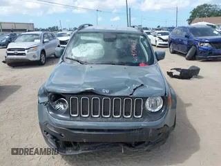 2018 Jeep Renegade Latitude with VIN ZACCJABB7JPJ69925, listed as a IAAI auction lot 41954537 with 61,680 mi miles. Bid and sale history available at carsss.com. Image 12.