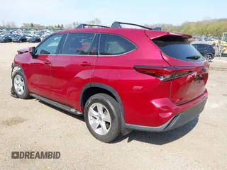 2022 Toyota Highlander LE with VIN 5TDBZRBH7NS569311, listed as a IAAI auction lot 42117066 with 18,579 mi miles and . Bid and sale history available at DreamBid. Image 3.