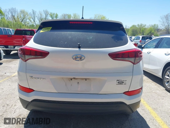 2018 Hyundai Tucson SE with VIN KM8J23A47JU820356, listed as a IAAI auction lot 42016418 with 110,138 mi miles. Bid and sale history available at carsss.com. Image 16.