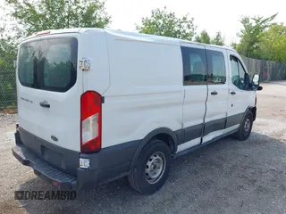 2015 Ford Transit Cargo z VIN 1FTNE1ZM4FKB15801, wystawiony jako IAAI lot #42674219 z przebiegiem 228 634 mil mil oraz . Historia ofert i sprzedaży dostępna na DreamBid. Obrazek 4.