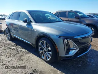 2024 Cadillac LYRIQ Luxury z VIN 1GYKPSRL0RZ127699, wystawiony jako IAAI lot #41358921 z przebiegiem 1114 mil mil oraz . Historia ofert i sprzedaży dostępna na DreamBid. Obrazek 1.