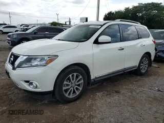 2016 Nissan Pathfinder SV with VIN 5N1AR2MMXGC670680, listed as a Copart auction lot 61194545 with 149,763 mi miles and Salvage title. Bid and sale history available at DreamBid. Image 1.