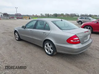 2006 Mercedes-Benz E-Class 3.5L with VIN WDBUF56J56A970327, listed as a IAAI auction lot 41992530 with 138,782 mi miles. Bid and sale history available at carsss.com. Image 3.