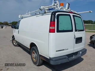 2011 Chevrolet Express Cargo z VIN 1GCWGFBA2B1105523, wystawiony jako IAAI lot #39967800 z przebiegiem 208 682 mil mil oraz . Historia ofert i sprzedaży dostępna na DreamBid. Obrazek 3.