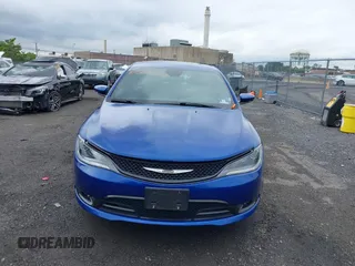 2016 Chrysler 200 S z VIN 1C3CCCDG3GN110510, wystawiony jako IAAI lot #42374730 z przebiegiem 54 912 mil mil oraz . Historia ofert i sprzedaży dostępna na DreamBid. Obrazek 6.