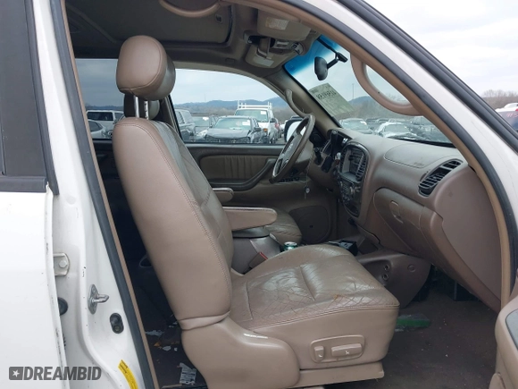 2004 Toyota Sequoia Limited with VIN 5TDZT38A74S227279, listed as a IAAI auction lot 41569158 with 292,267 mi miles. Bid and sale history available at carsss.com. Image 5.