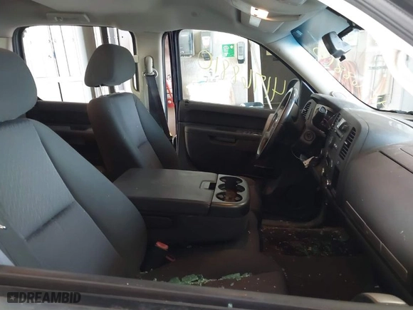 2011 Chevrolet Silverado 1500 LT with VIN 3GCPKSE37BG296592, listed as a IAAI auction lot 41768810 with 151,277 mi miles. Bid and sale history available at carsss.com. Image 5.