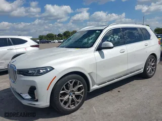 2021 BMW X7 xDrive40i with VIN 5UXCW2C03M9F63758, listed as a IAAI auction lot 41708939 with 57,872 mi miles. Bid and sale history available at carsss.com. Image 2.