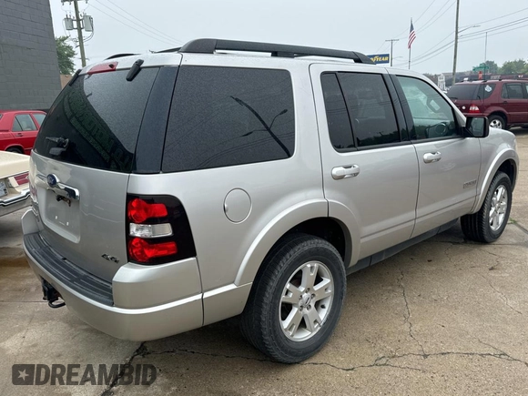 2008 Ford Explorer XLT z VIN 1FMEU73E58UA06810, wystawiony jako Copart lot #60109665 z przebiegiem 125 148 mil mil oraz Czysty tytuł • Clean title. Historia ofert i sprzedaży dostępna na DreamBid. Obrazek 4.