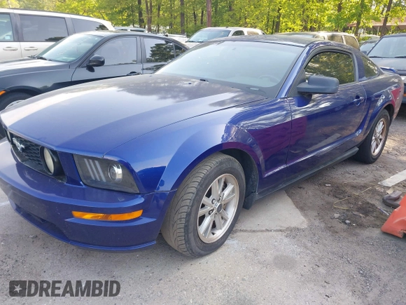 2006 Ford Mustang Standard with VIN 1ZVFT80N865227313, listed as a IAAI auction lot 42069301 with 170,528 mi miles. Bid and sale history available at carsss.com. Image 2.