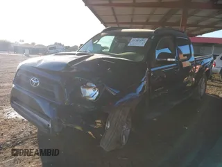 2013 Toyota Tacoma PreRunner z VIN 3TMKU4HN6DM038078, wystawiony jako IAAI lot #41397637 z przebiegiem 109 017 mil mil oraz . Historia ofert i sprzedaży dostępna na DreamBid. Obrazek 2.