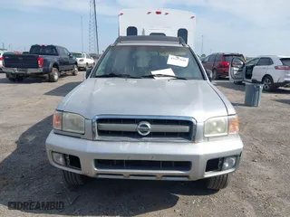 2002 Nissan Pathfinder SE with VIN JN8DR09X82W655096, listed as a IAAI auction lot 42007008 with 217,152 mi miles. Bid and sale history available at carsss.com. Image 6.