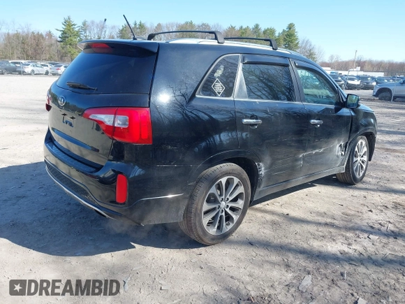 2015 Kia Sorento SX with VIN 5XYKWDA79FG619256, listed as a IAAI auction lot 42088747 with 203,335 mi miles. Bid and sale history available at carsss.com. Image 4.