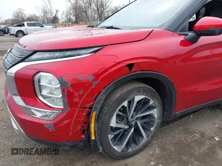 2024 Mitsubishi Outlander SE z VIN JA4J3VA84RZ010773, wystawiony jako IAAI lot #41972050 z przebiegiem 59 173 mil mil oraz . Historia ofert i sprzedaży dostępna na DreamBid. Obrazek 6.