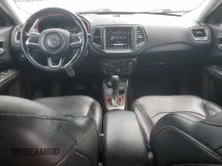 2020 Jeep Compass Trailhawk z VIN 3C4NJDDB7LT221575, wystawiony jako Copart lot #57414255 z przebiegiem 69 159 mil mil oraz Szkoda całkowita • Salvage title. Historia ofert i sprzedaży dostępna na DreamBid. Obrazek 8.