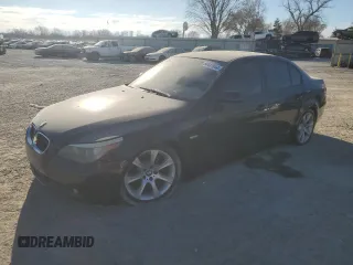 2005 BMW 5 Series 545i with VIN WBANB33505CN67031, listed as a Copart auction lot 84427644 with 204,870 mi miles and Clean Title. Bid and sale history available at carsss.com. Image 1.