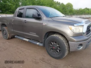 2008 Toyota Tundra z VIN 5TBBV54148S504286, wystawiony jako IAAI lot #42246145 z przebiegiem 171 771 mil mil oraz . Historia ofert i sprzedaży dostępna na DreamBid. Obrazek 1.