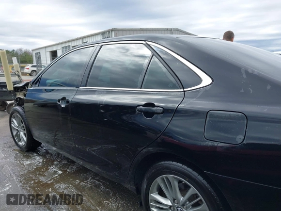 2015 Toyota Camry XLE with VIN 4T1BF1FK9FU114582, listed as a IAAI auction lot 41801187 with 165,199 mi miles. Bid and sale history available at carsss.com. Image 15.