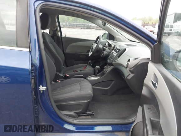 2013 Chevrolet Sonic LT with VIN 1G1JC6SH0D4196613, listed as a IAAI auction lot 42032791 with 175,316 mi miles. Bid and sale history available at carsss.com. Image 5.