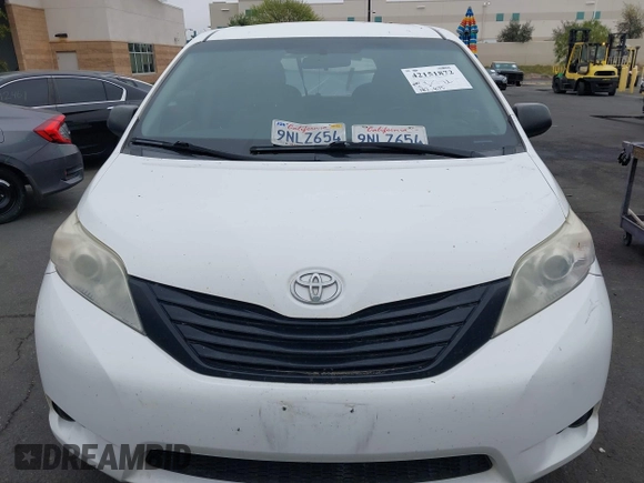 2017 Toyota Sienna L с VIN 5TDZZ3DC2HS800102, выставлен на аукционе IAAI как лот 42151872 с пробегом 182 675 миль миль и . История ставок и продаж доступна на DreamBid. Изображение 12.