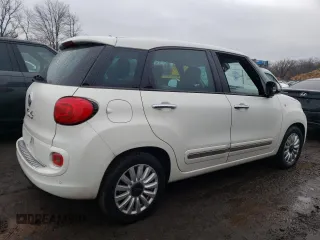 2016 FIAT 500L Lounge with VIN ZFBCFACH5GZ038514, listed as a Copart auction lot 47009345 with 109,762 mi miles and Clean Title. Bid and sale history available at DreamBid. Image 3.