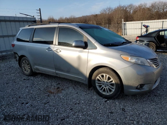 2017 Toyota Sienna XLE Auto Access Seat with VIN 5TDYZ3DC9HS820214, listed as a Copart auction lot 43328565 with 166,796 mi miles and Salvage title. Bid and sale history available at DreamBid. Image 4.