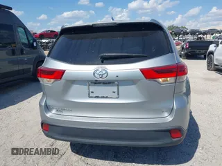 2019 Toyota Highlander LE with VIN 5TDZZRFH8KS362902, listed as a IAAI auction lot 42134460 with 40,102 mi miles and . Bid and sale history available at DreamBid. Image 17.