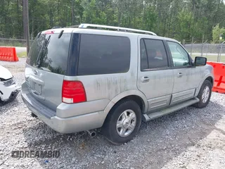 2006 Ford Expedition Limited with VIN 1FMFU19556LA74049, listed as a IAAI auction lot 41932565 with 297,516 mi miles. Bid and sale history available at carsss.com. Image 4.