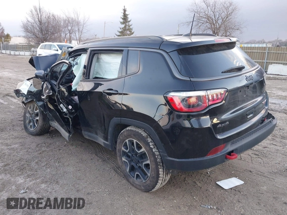 2019 Jeep Compass Trailhawk with VIN 3C4NJDDB0KT671633, listed as a IAAI auction lot 38411581 with Not Provided miles and . Bid and sale history available at carsss.com. Image 3.
