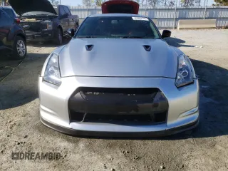 2009 Nissan GT-R Premium z VIN JN1AR54F49M252803, wystawiony jako Copart lot #83905134 z przebiegiem Nie podano mil oraz Nie do naprawy • Non repairable. Historia ofert i sprzedaży dostępna na DreamBid. Obrazek 5.