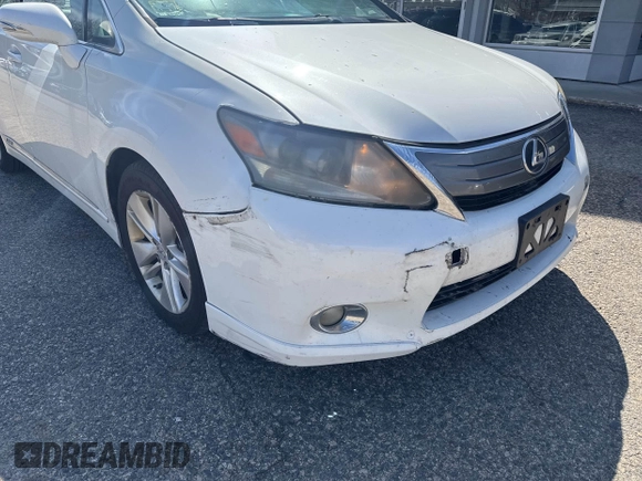 2010 Lexus HS 250h z VIN JTHBB1BA5A2016598, wystawiony jako IAAI lot #41945811 z przebiegiem 252 782 mil mil oraz . Historia ofert i sprzedaży dostępna na DreamBid. Obrazek 6.